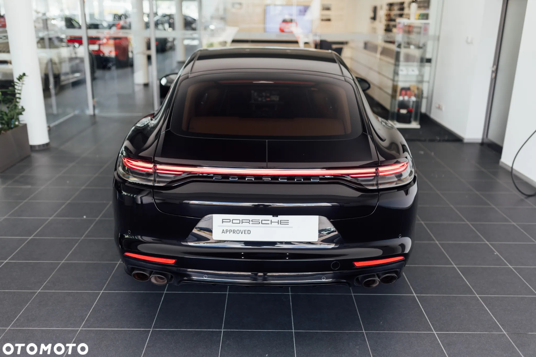 Porsche Panamera Turbo S - 12