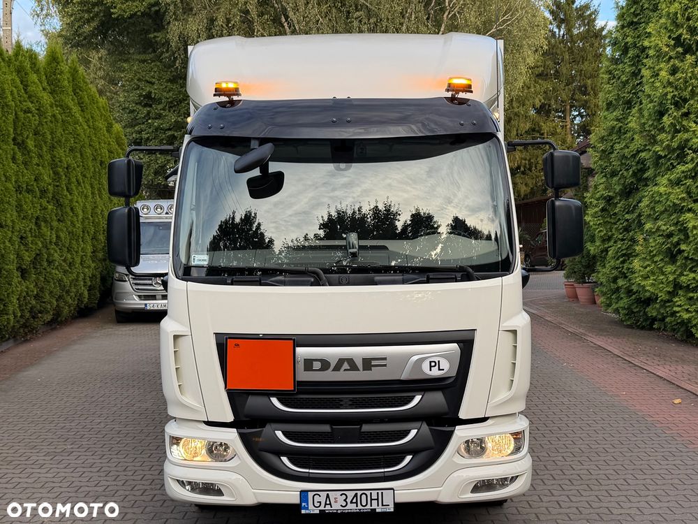 DAF DAF LF 12.260 AUTOMAT / PEŁNY ADR / LODÓWKA /SALON POLSKA / WINDA 1.5 TONY / PRZEBIEG 138.000 TYŚ KM / JEDYNY W POLSCE / FABRYCZNIE NOWY / UNIKAT / ŁÓŻKO / WOZIŁ AMUNICJE / KONTENER CAŁY WYBITY / PACHNIE NOWOŚCIĄ - 3