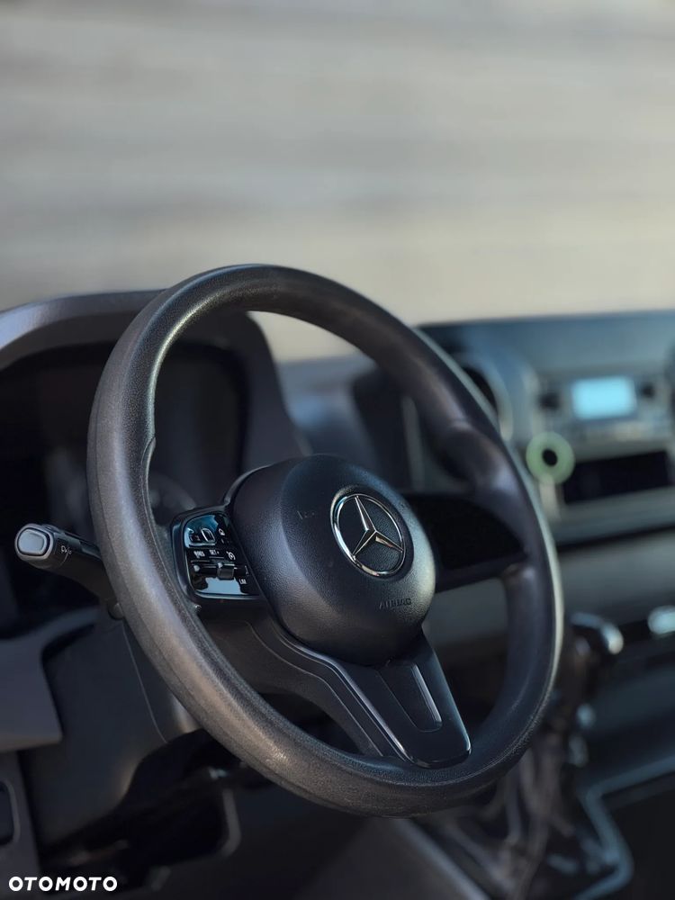 Mercedes-Benz Sprinter - 28