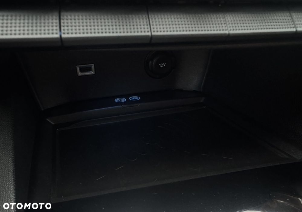 Peugeot 3008 1.5 BlueHDi Active S&S EAT8 - 23