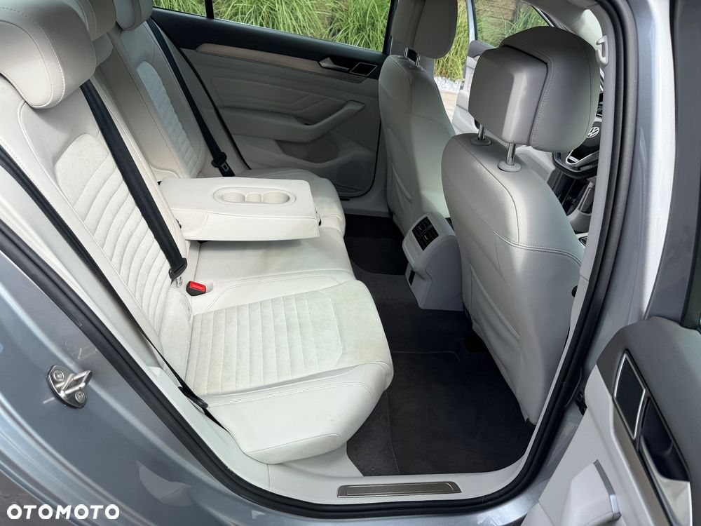 Volkswagen Passat 2.0 TSI 4Mot Elegance DSG - 31
