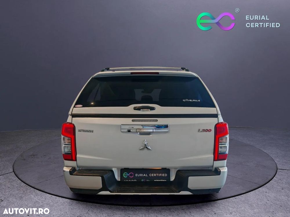 Mitsubishi L200 Double Cab 2.2 DI-D A/T Intense - 6