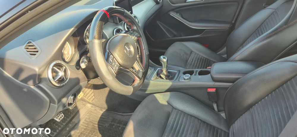 Mercedes-Benz CLA - 16