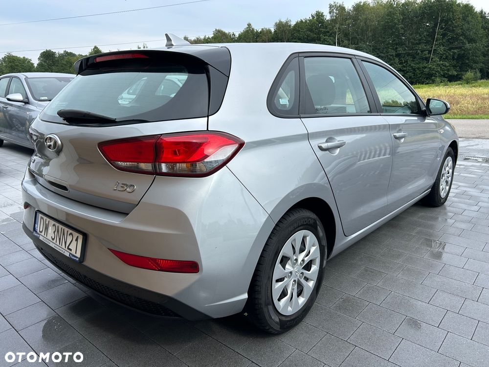 Hyundai i30 1.5 DPI Classic + - 7