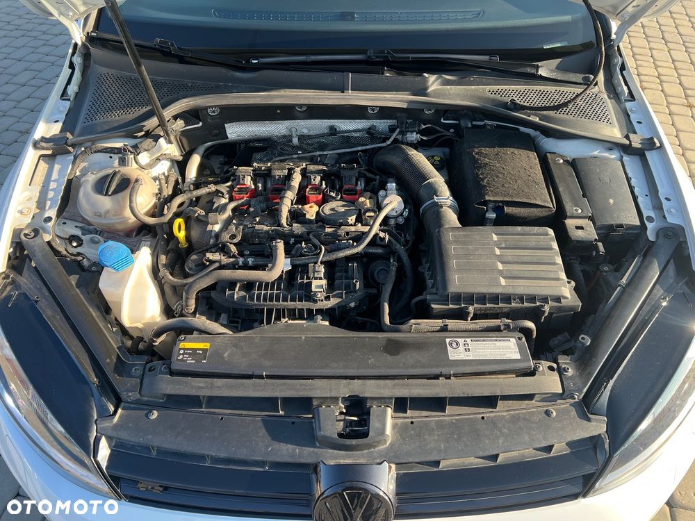 Volkswagen Golf - 24