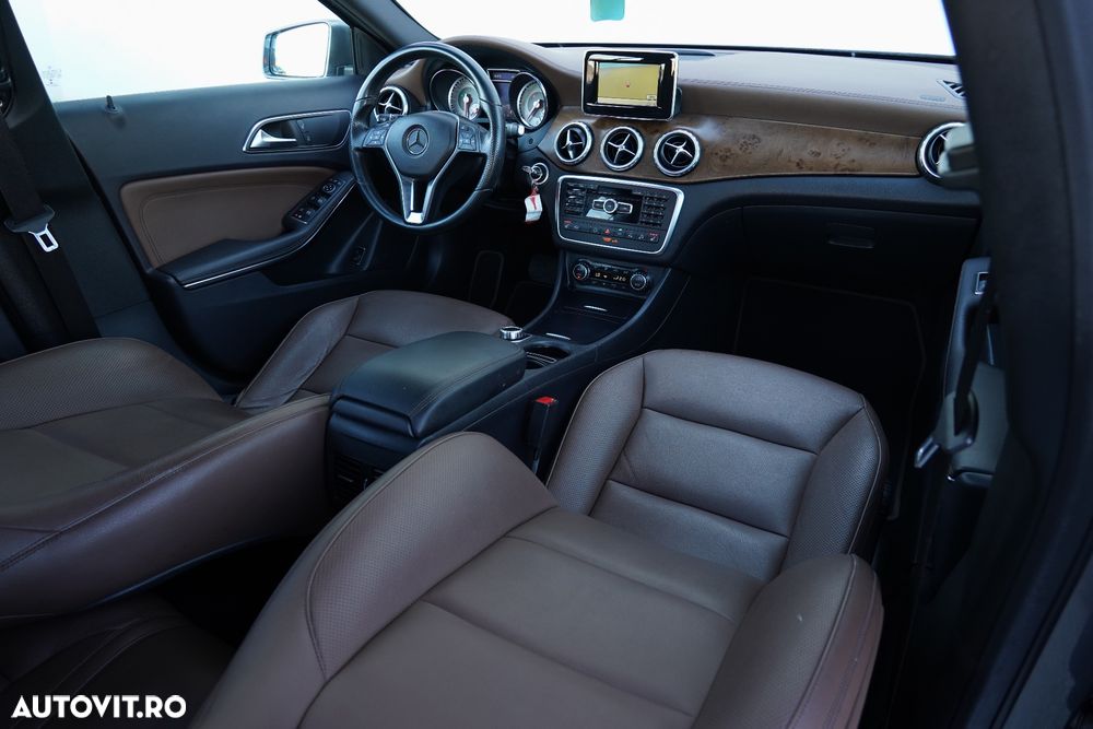 Mercedes-Benz GLA 220 d 4MATIC 7G-DCT Urban - 11