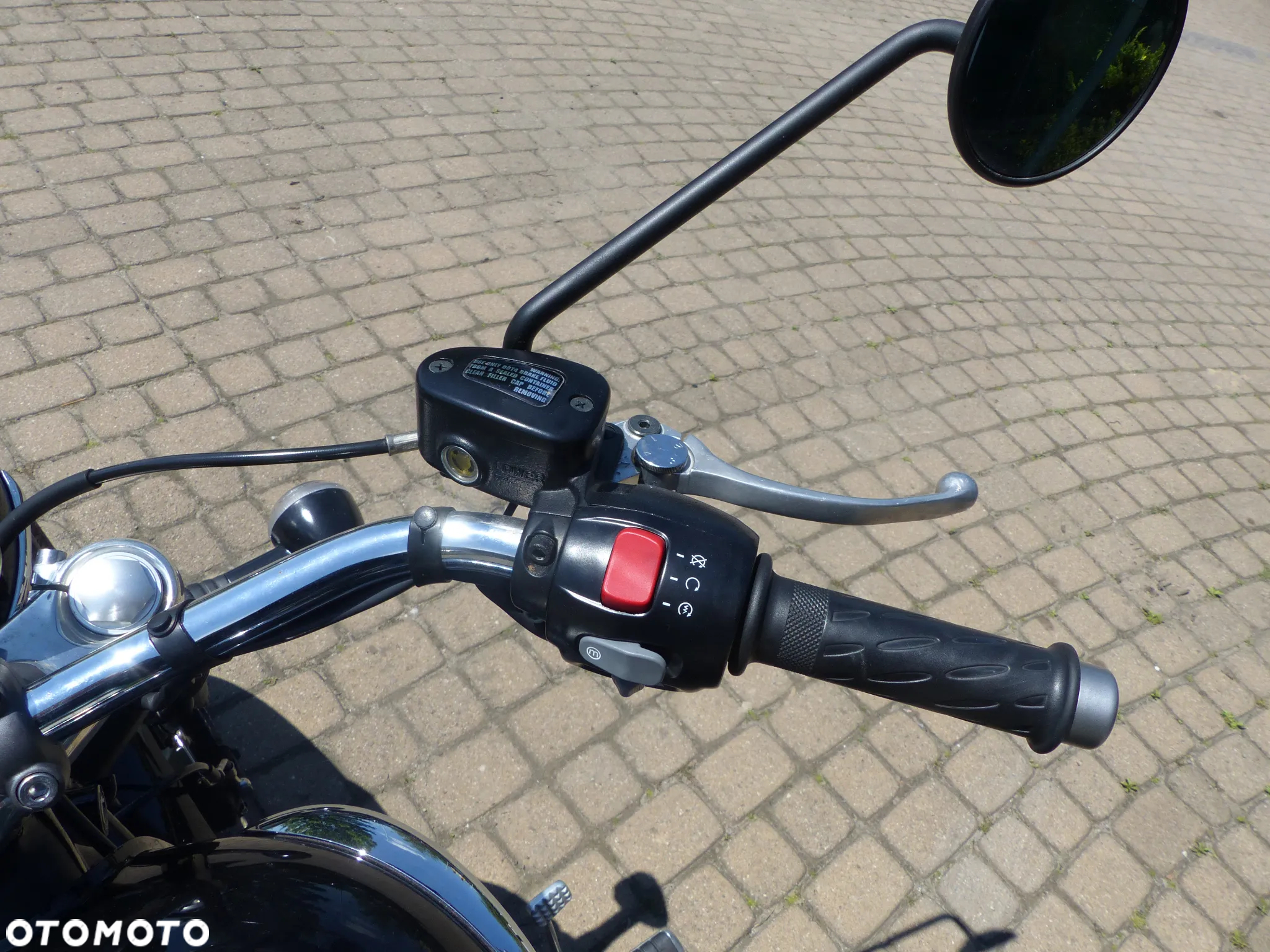 Triumph Bonneville - 18