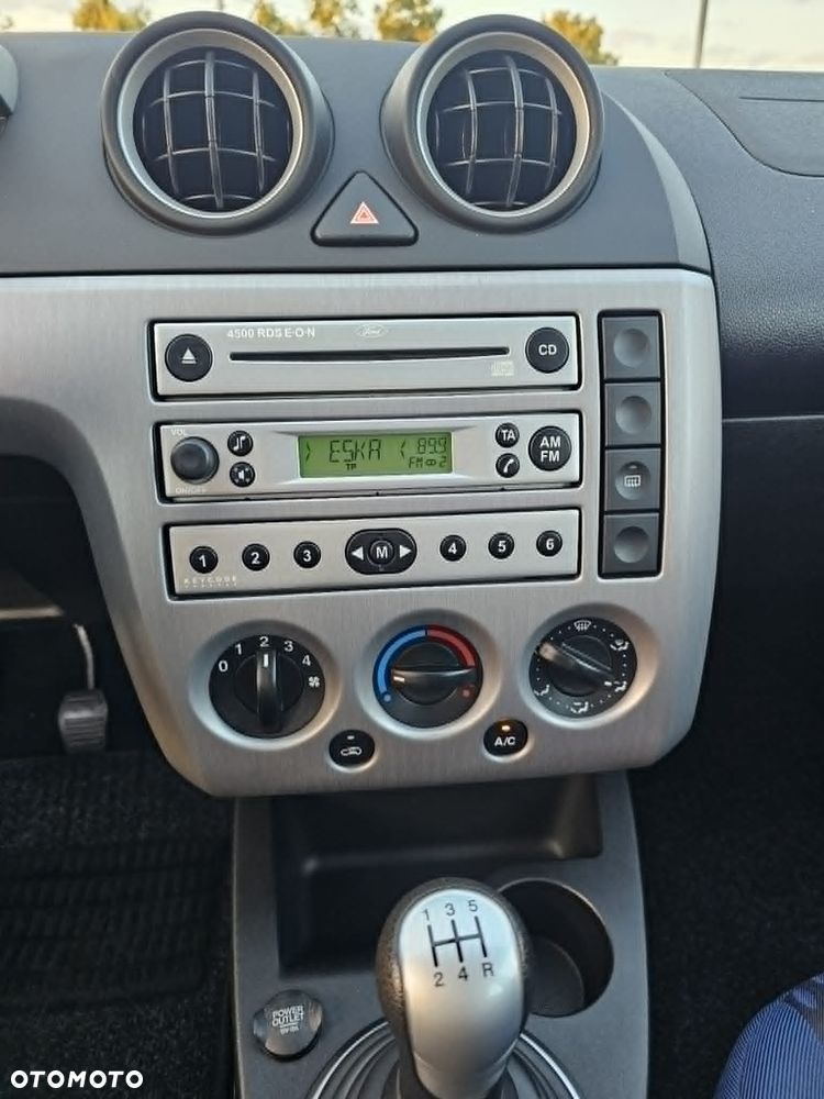 Ford Fiesta 1.4 Futura - 13
