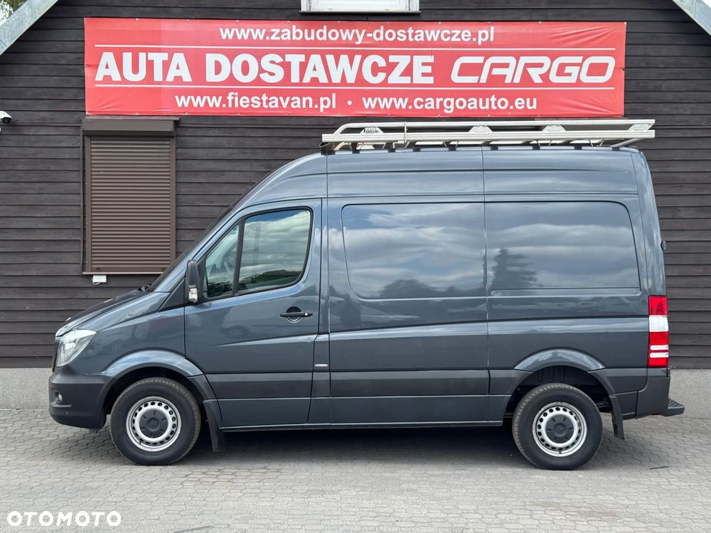Mercedes-Benz SPRINTER 319 - 11