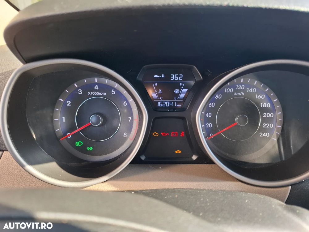 Hyundai Elantra 1.6 MPi Exclusive - 19