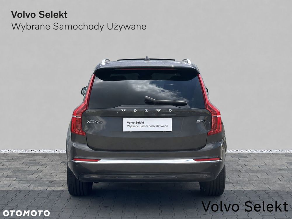 Volvo XC 90 - 9