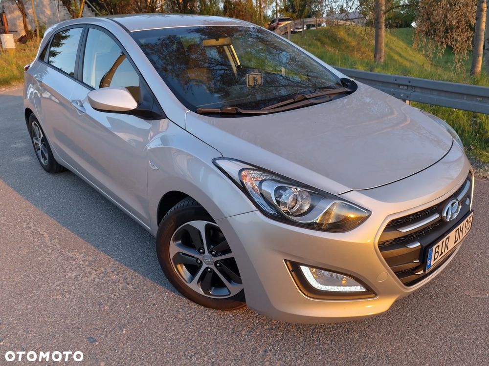 Hyundai i30 blue 1.4 YES Silver - 3