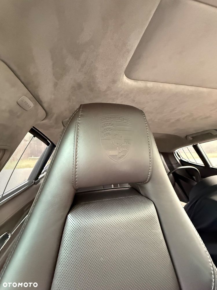 Porsche Panamera 4S PDK - 16