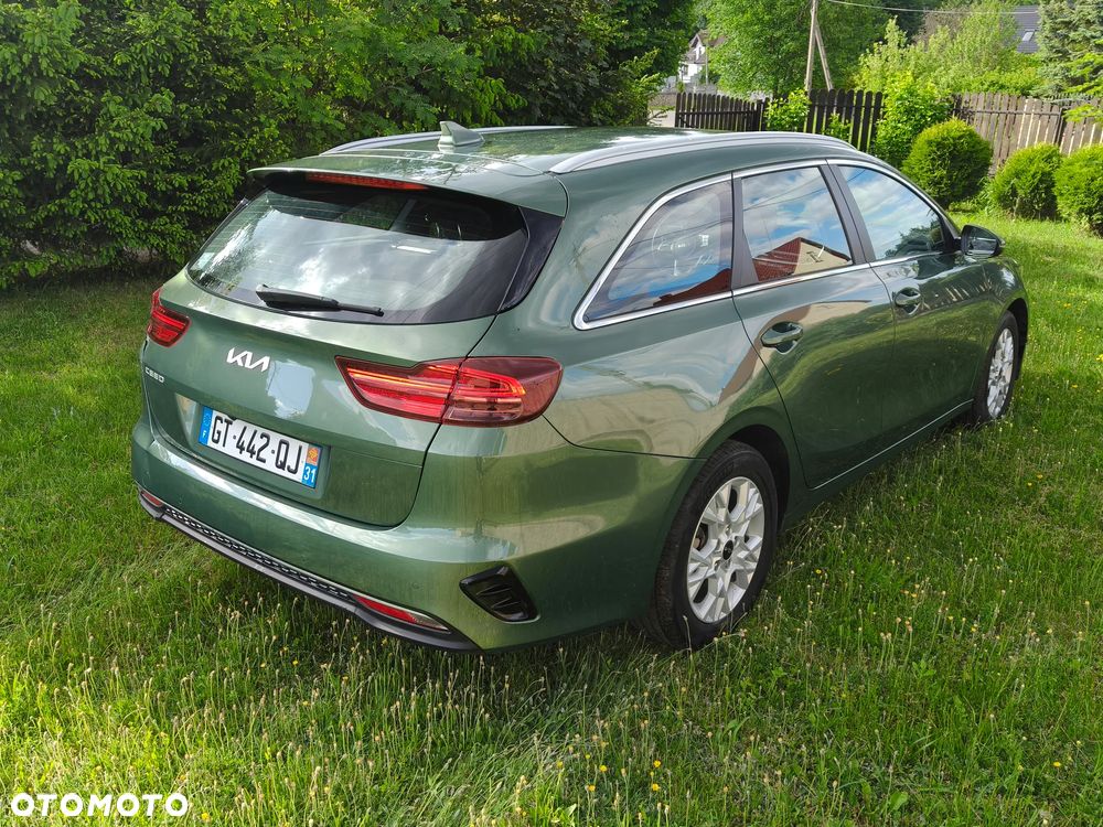 Kia Ceed 1.6 CRDi (48V Mild-Hybrid) Vision - 4
