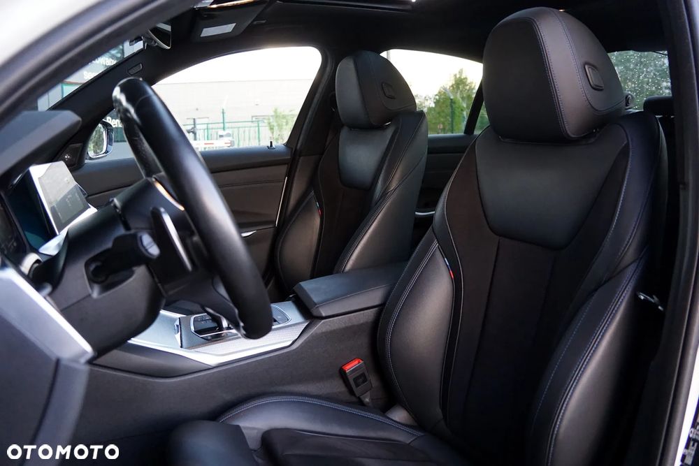 BMW Seria 3 330i xDrive M Sport sport - 13