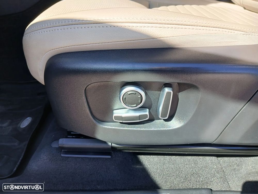 Land Rover Discovery Sport 1.5 I3 P300e AWD - 36