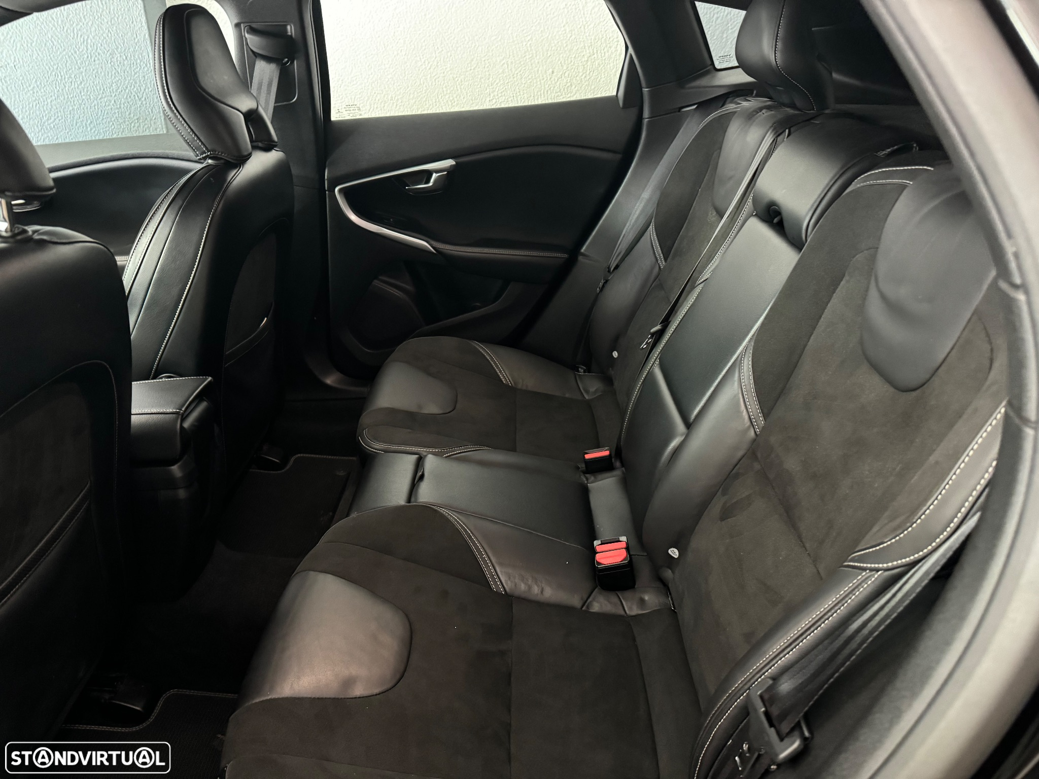 Volvo V40 2.0 D2 R-Design - 10