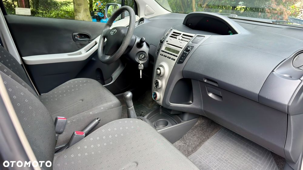 Toyota Yaris - 18