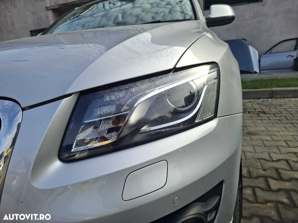 Far stanga/dreapta adaptiv Audi Q5 2011 - 1