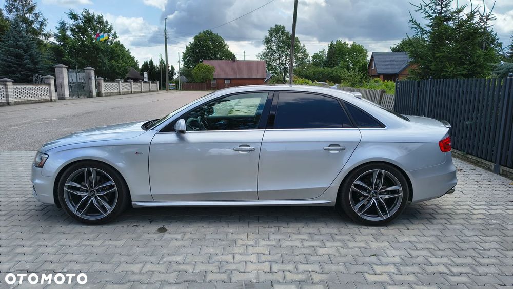 Audi A4 Limousine - 4