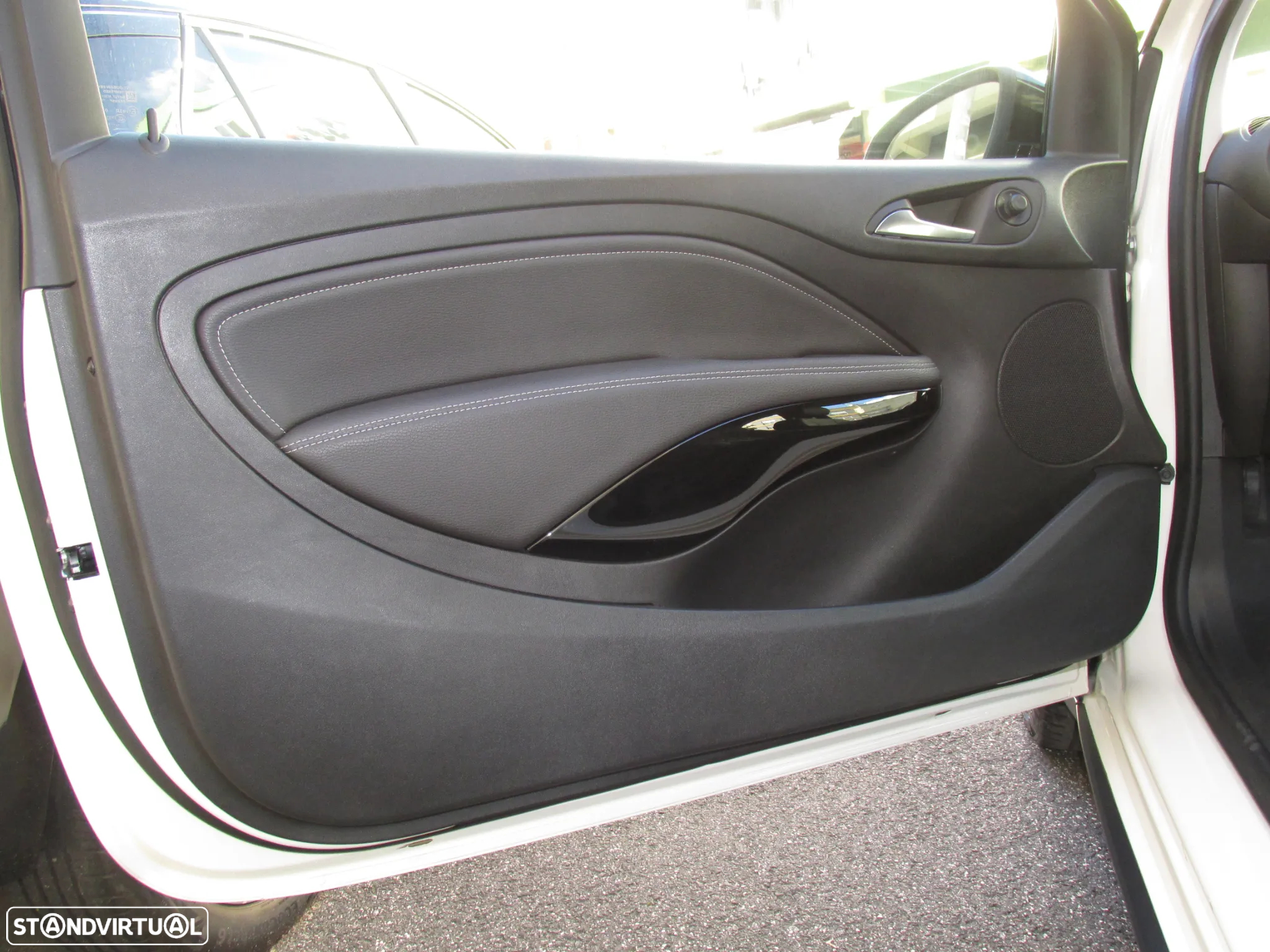 Opel Adam 1.0 T Rocks - 38
