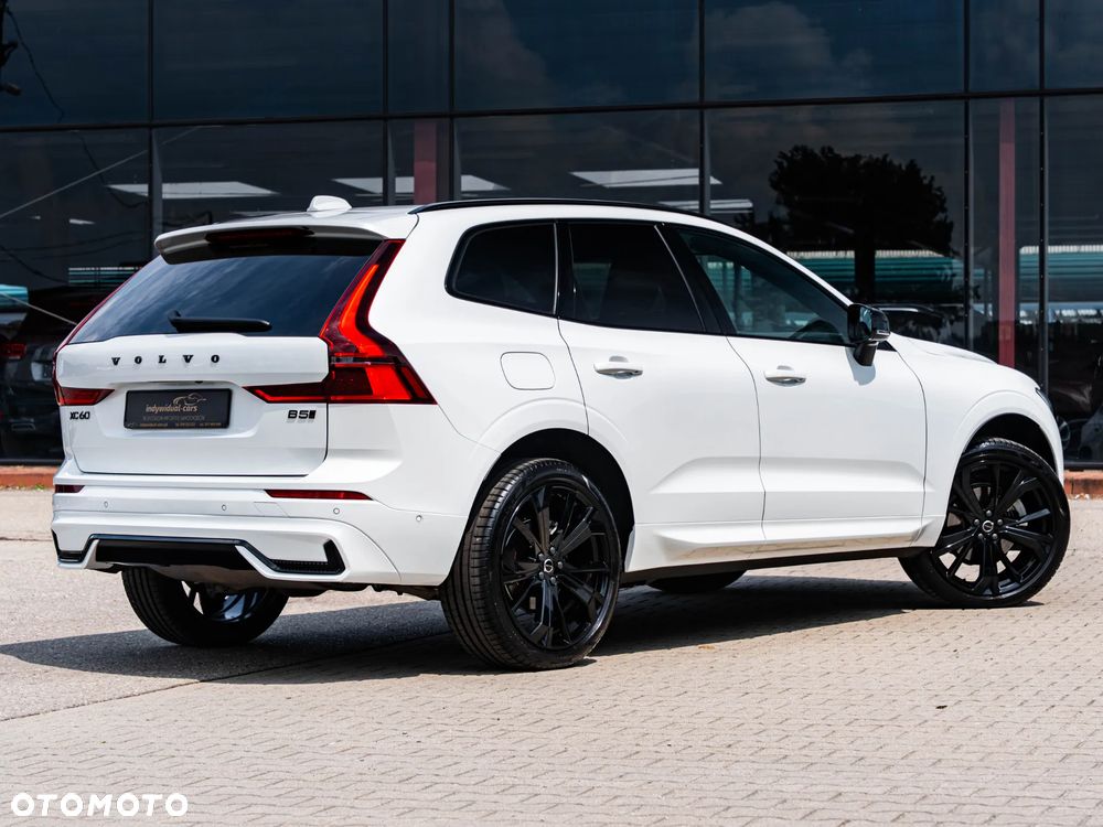 Volvo XC 60 B5 B AWD Plus Dark - 9