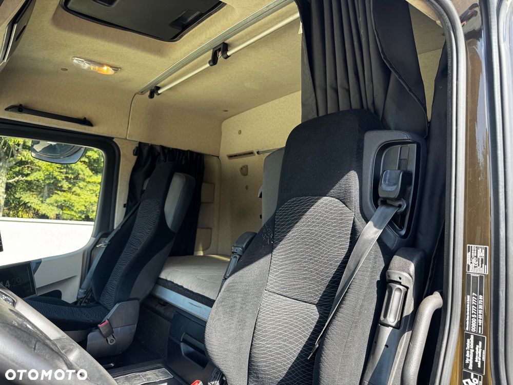Mercedes-Benz Actros - 6