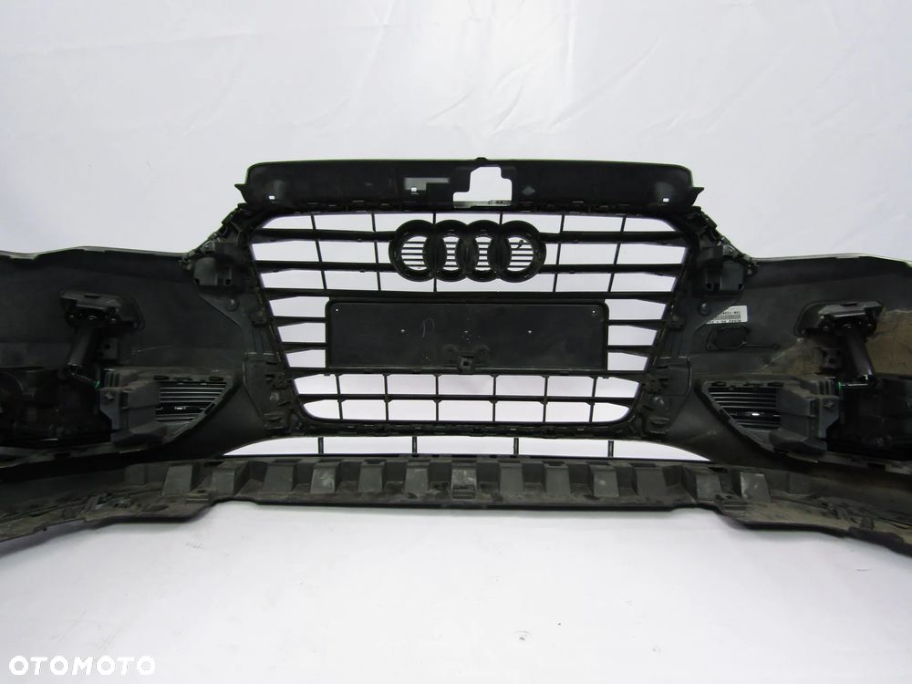 Zderzak przedni Audi A3 8V 12 - 16 Sprysk. Kod lakieru LA7R - 22