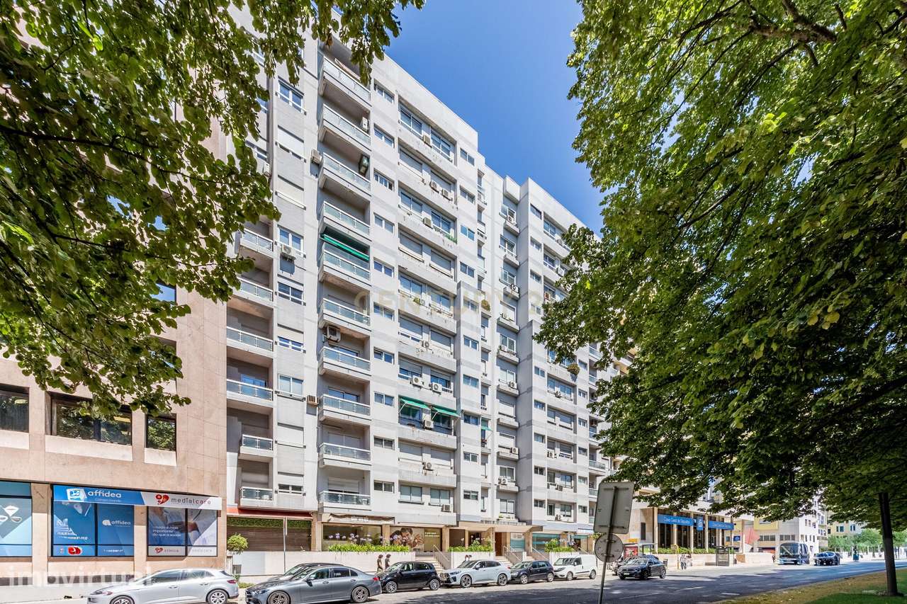 T2 Totalmente remodelado no Campo Grande com lugar de garagem - Grande imagem: 3/31