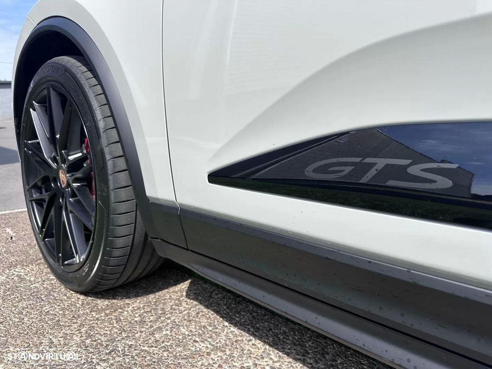Porsche Macan Electric GTS - 22