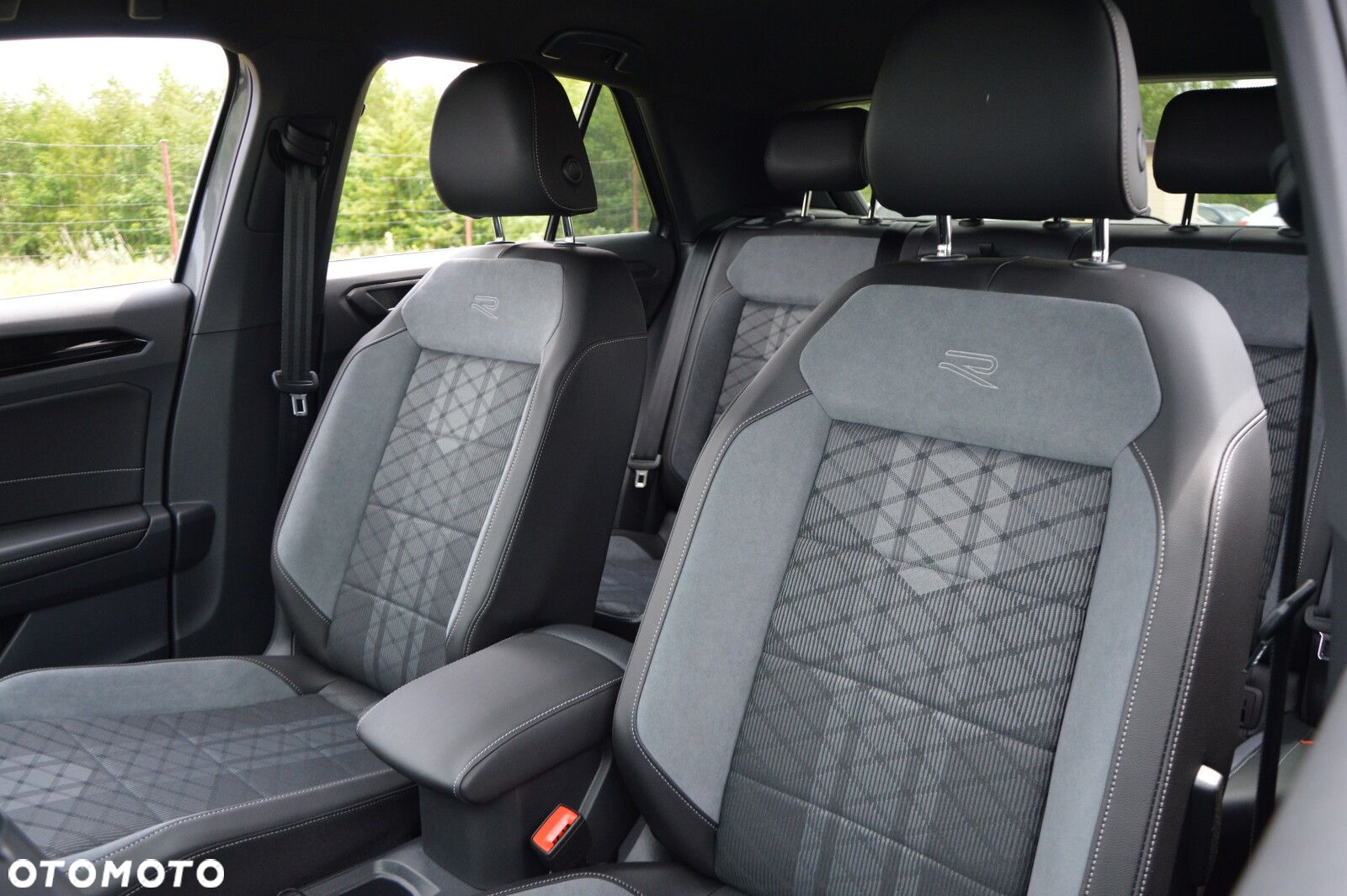 Volkswagen T-Roc - 10