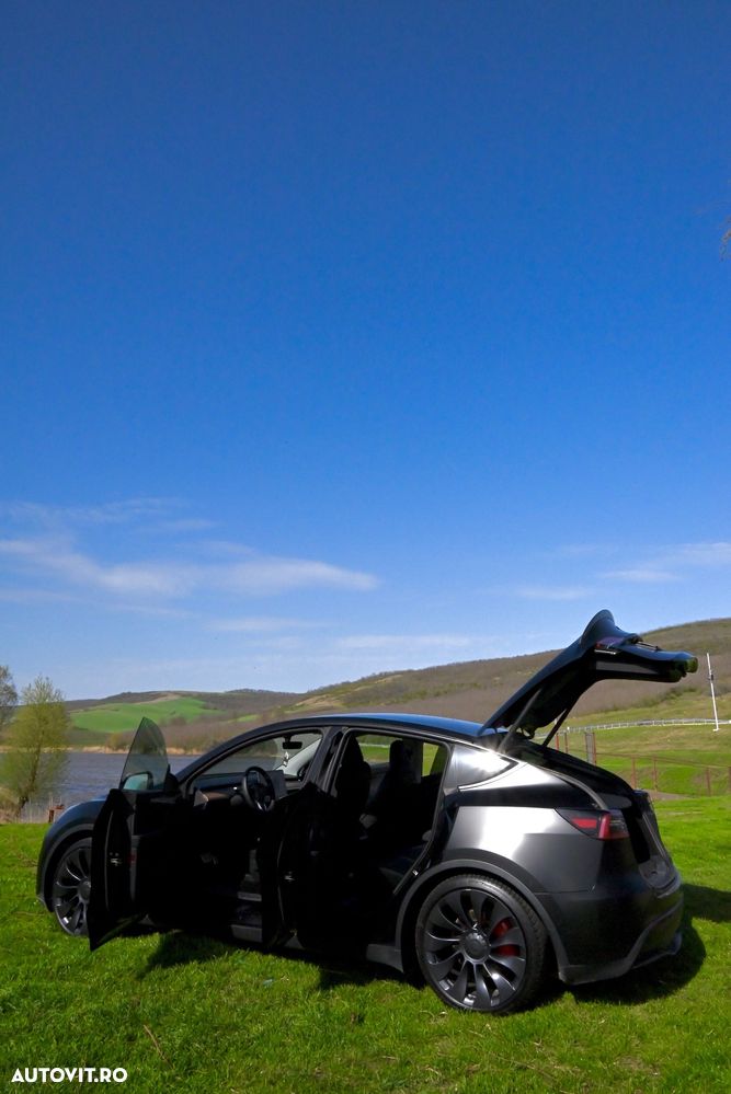 Tesla Model Y Performance - 9