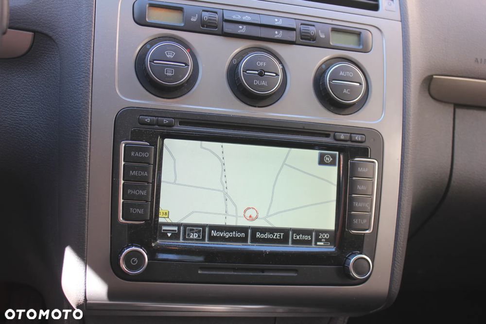 Volkswagen Touran - 13