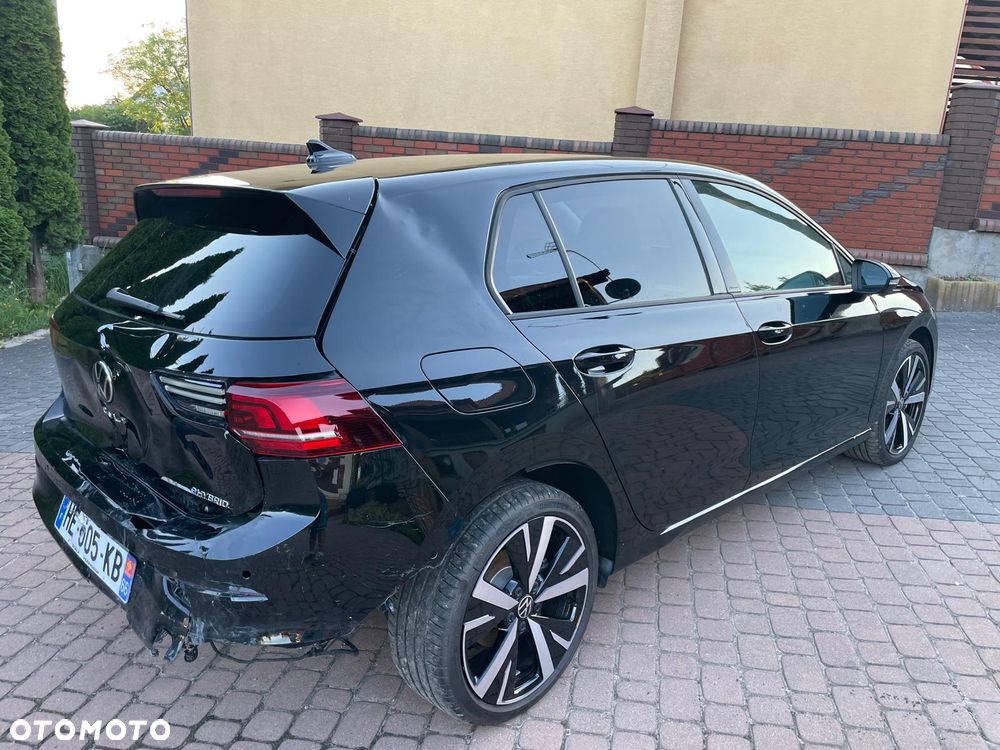 Volkswagen Golf - 6