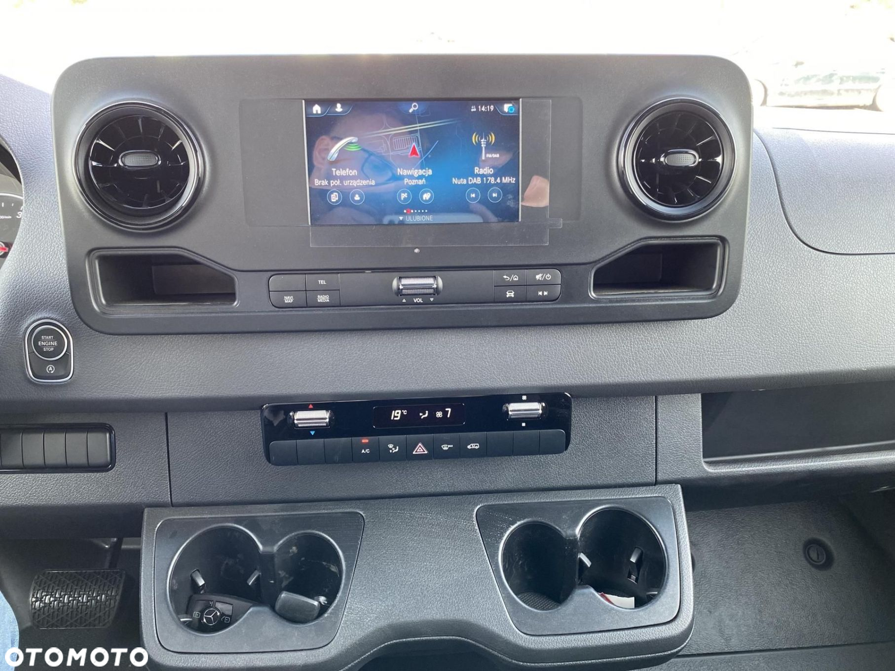 Mercedes-Benz Sprinter - 14