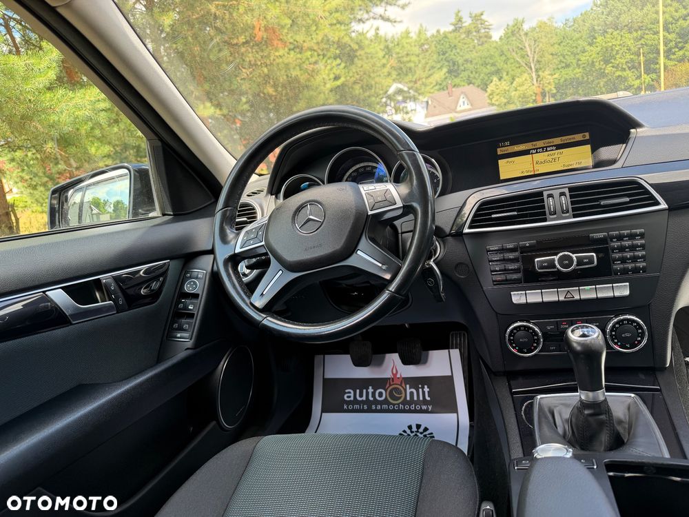 Mercedes-Benz Klasa C 200 CGI BlueEff Elegance - 25