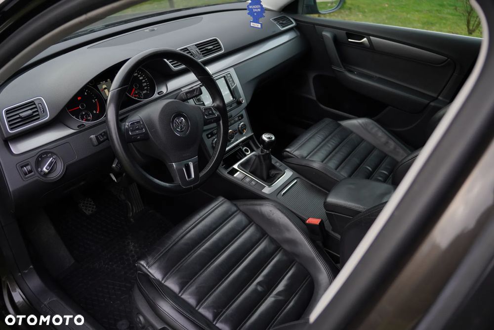 Volkswagen Passat 2.0 TDI DPF Comfortline - 20