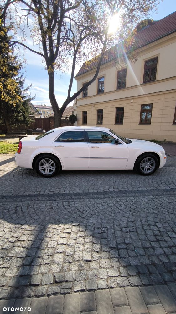 Chrysler 300C 2.7 V6 - 5