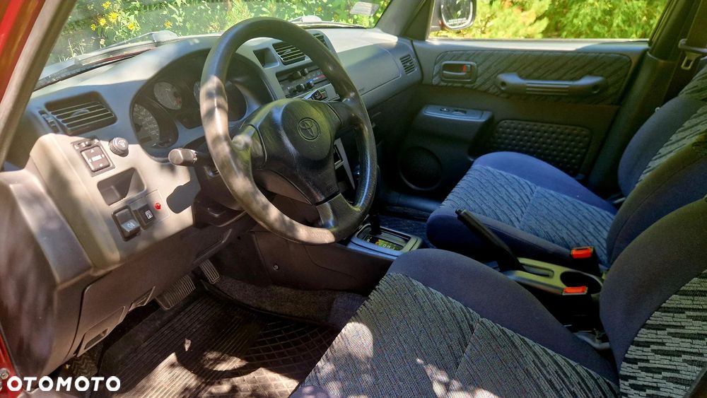 Toyota RAV4 2.0 - 10