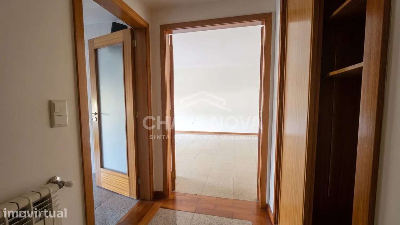 Apartamento T1 Condominio Fechado c/ Lugar de Garagem em Ermesinde - Grande imagem: 2/18