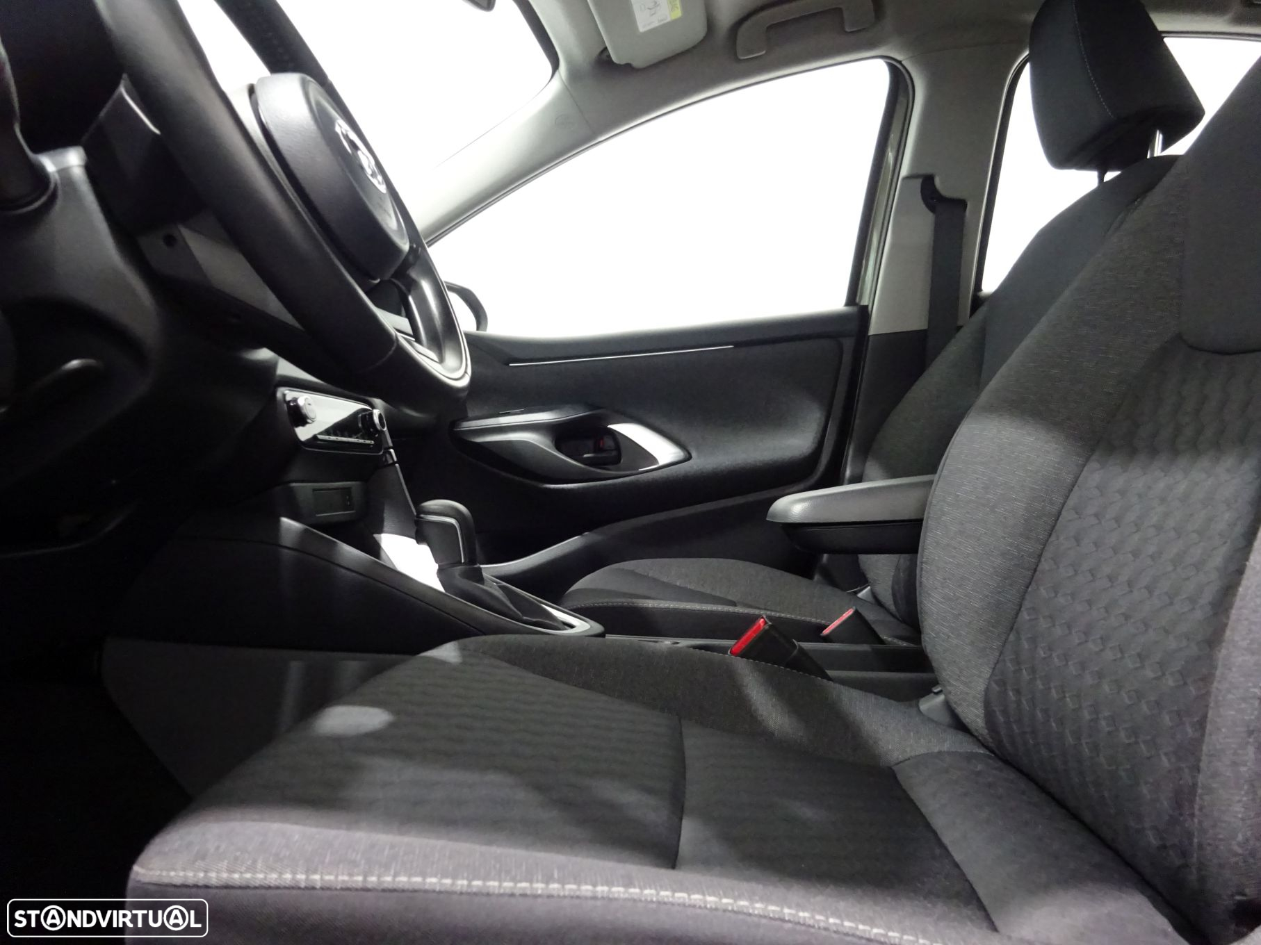 Toyota Yaris 1.5 HDF Comfort Plus - 11