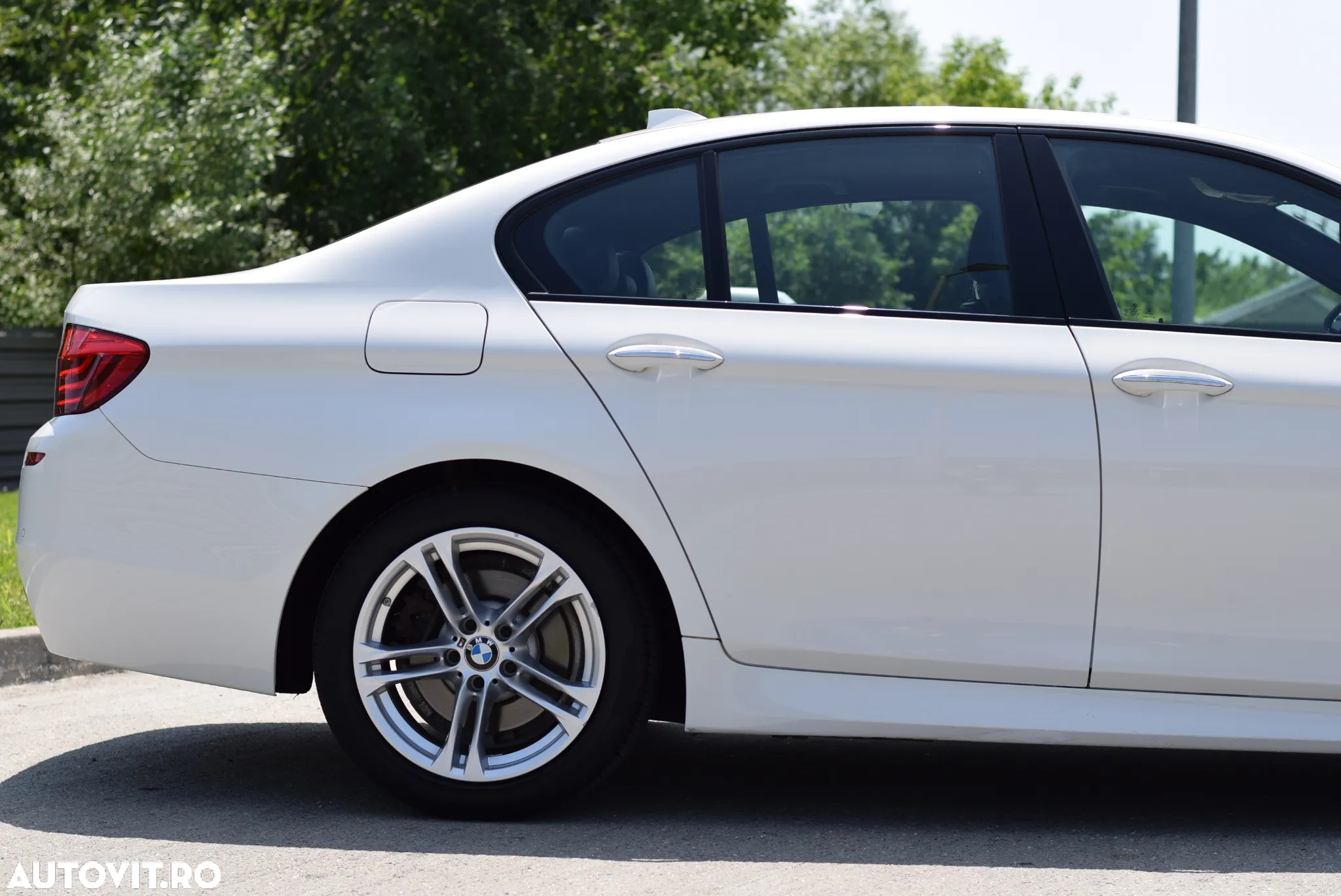 BMW Seria 5 525d Sport-Aut. - 39