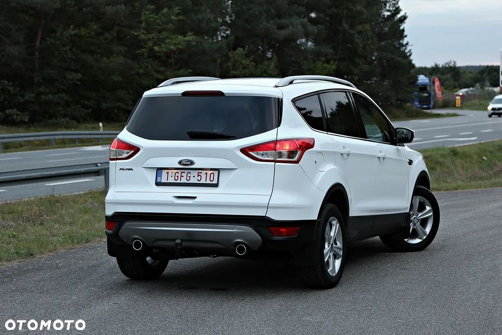 Ford Kuga 2.0 TDCi 2x4 Titanium - 6