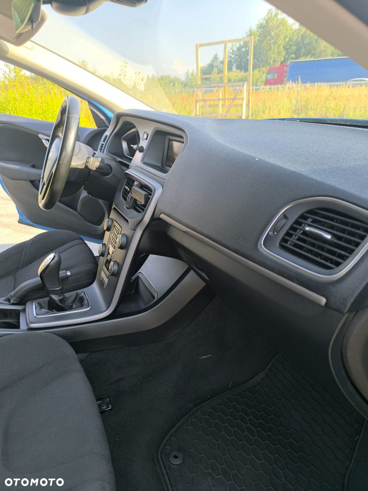 Volvo V40 D2 Kinetic - 17