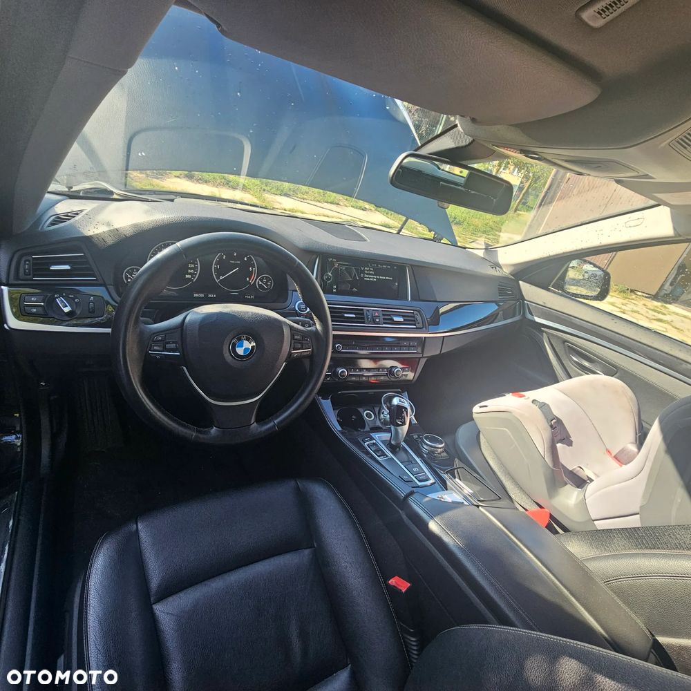 BMW Seria 5 520d Luxury Line - 9
