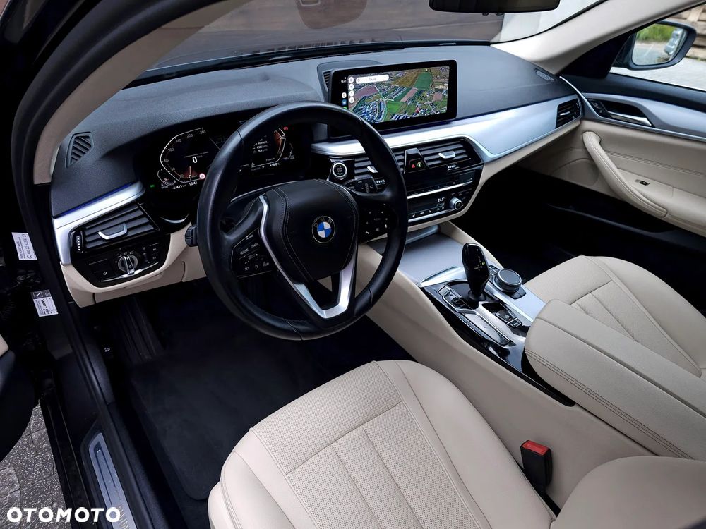 BMW Seria 5 520d mHEV - 16
