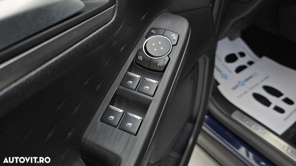 Ford Kuga - 11