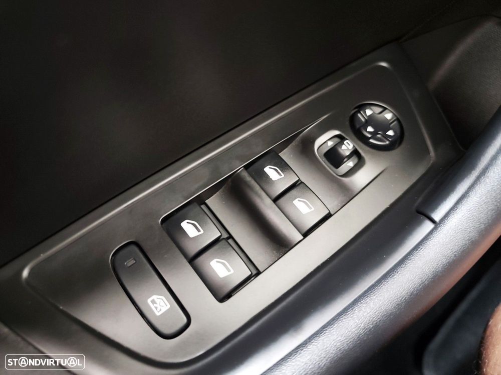 Peugeot 508 SW 1.6 Hybrid Allure e-EAT8 - 28