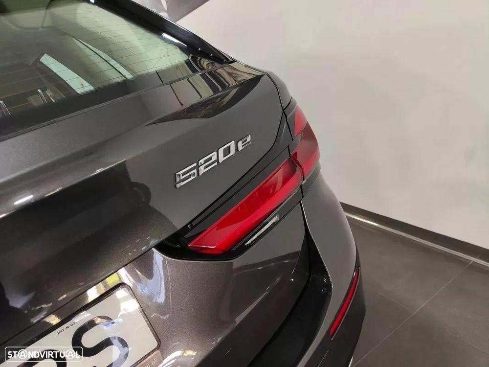 BMW 520 e Line Luxury - 22