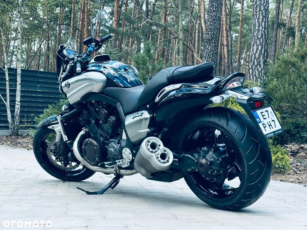 Yamaha V-MAX - 7